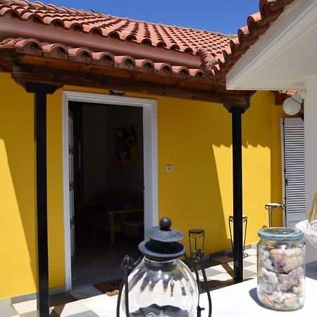 The Yellow Art Home Kalamata Eksteriør billede