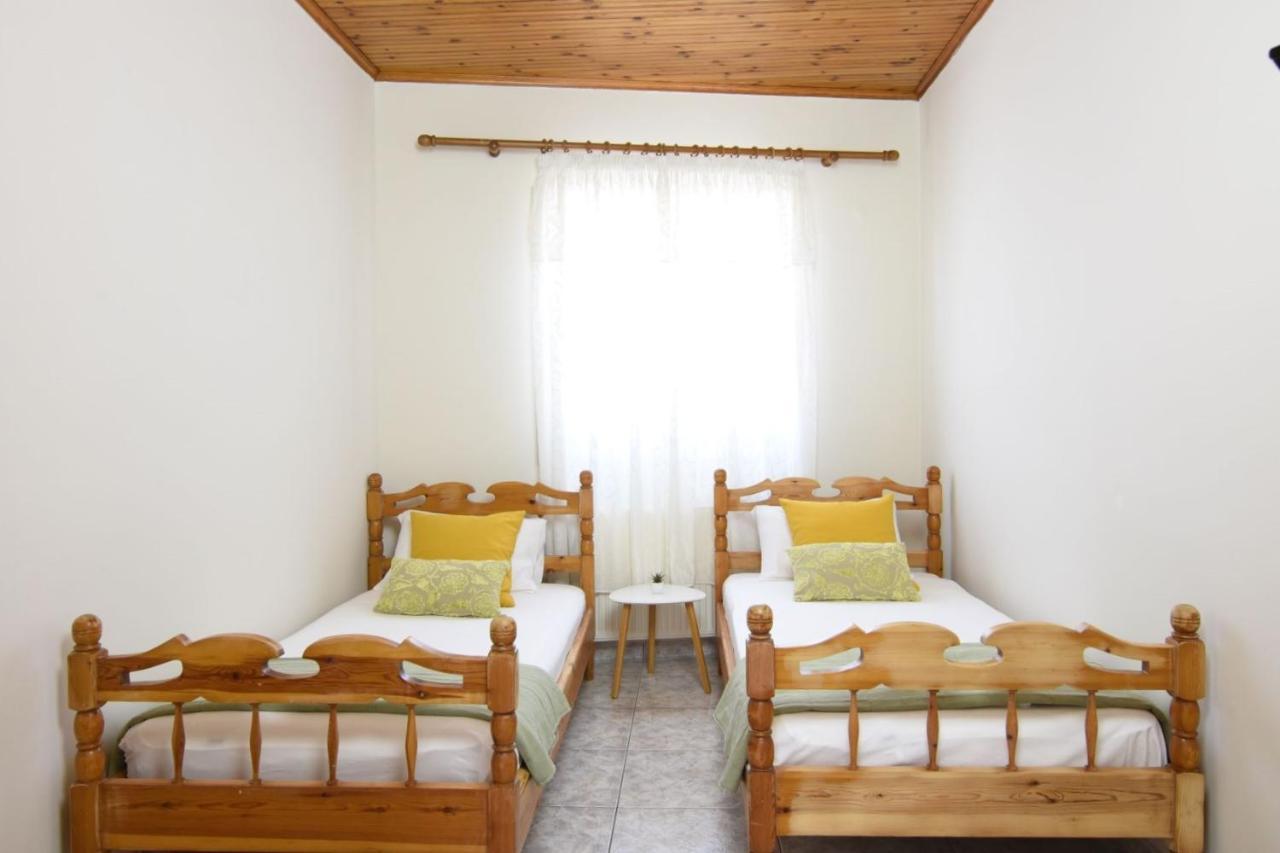 The Yellow Art Home Kalamata Eksteriør billede