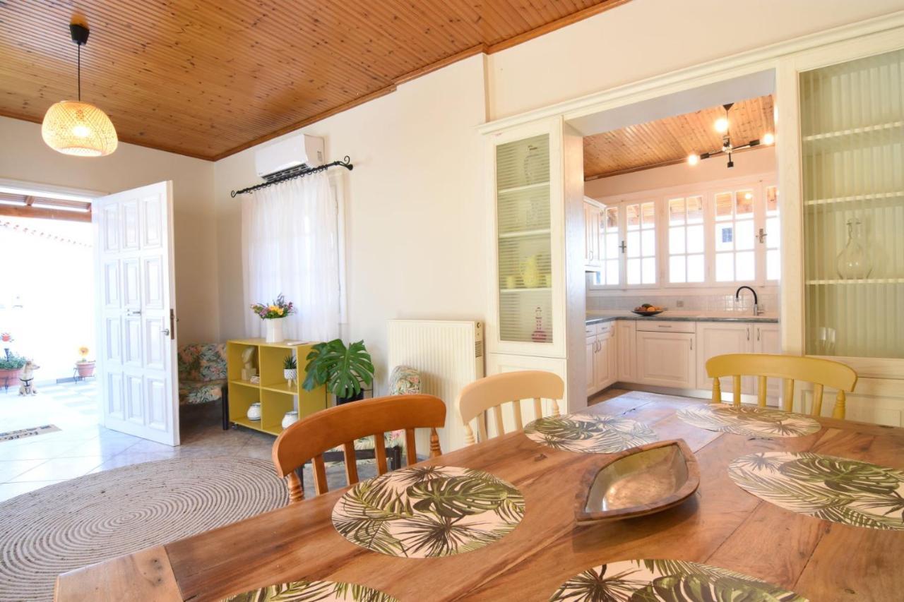 The Yellow Art Home Kalamata Eksteriør billede