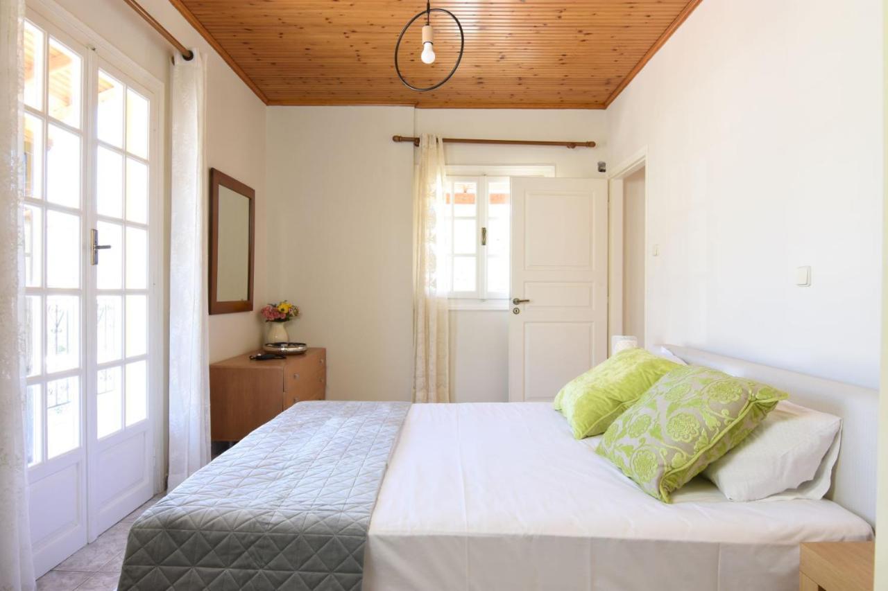 The Yellow Art Home Kalamata Eksteriør billede