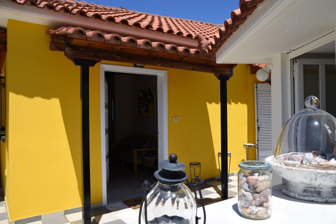 The Yellow Art Home Kalamata Eksteriør billede